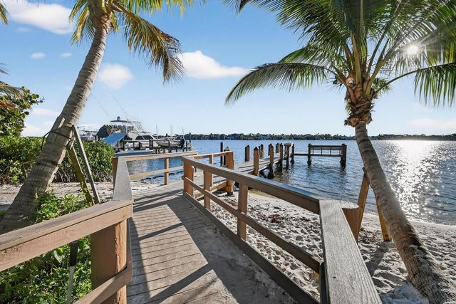 285 Golfview Drive, Tequesta, FL 33469