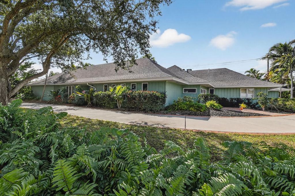 285 Golfview Drive, Tequesta, FL 33469