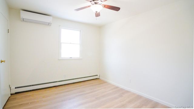 5 Pearsall Place, Babylon, NY 11702