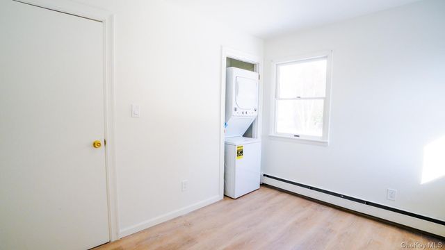 5 Pearsall Place, Babylon, NY 11702