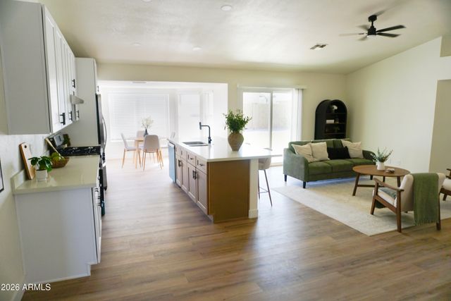 8933 W Peck Drive, Glendale, AZ 85305