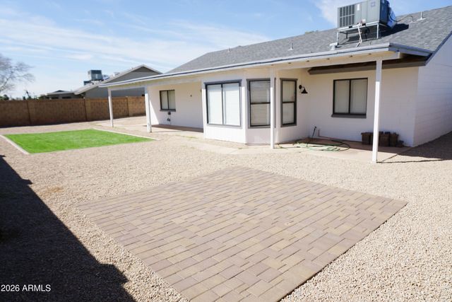 8933 W Peck Drive, Glendale, AZ 85305