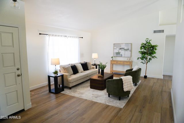 8933 W Peck Drive, Glendale, AZ 85305