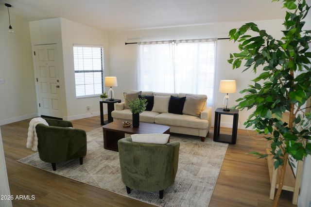 8933 W Peck Drive, Glendale, AZ 85305