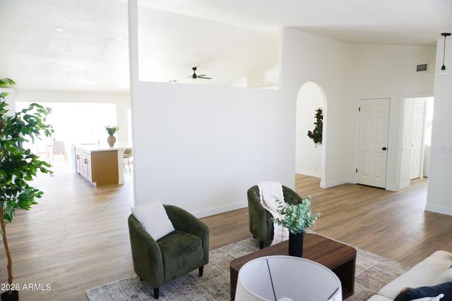 8933 W Peck Drive, Glendale, AZ 85305