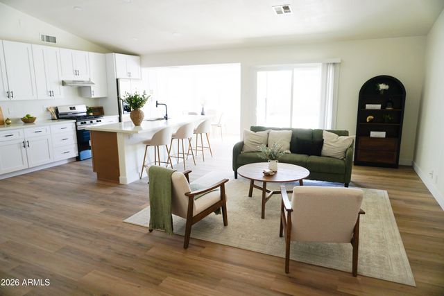 8933 W Peck Drive, Glendale, AZ 85305