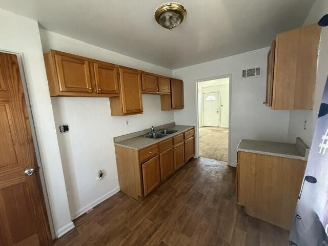 5003 N 37th STREET, Milwaukee, WI 53209