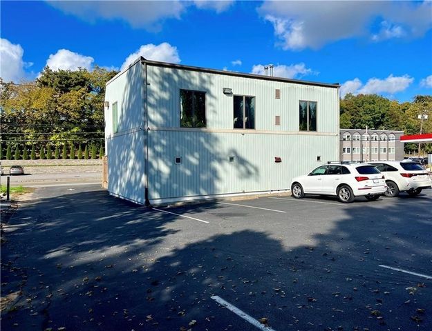 892 Oaklawn Avenue, Cranston, RI 02920