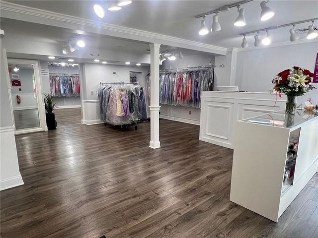 892 Oaklawn Avenue, Cranston, RI 02920