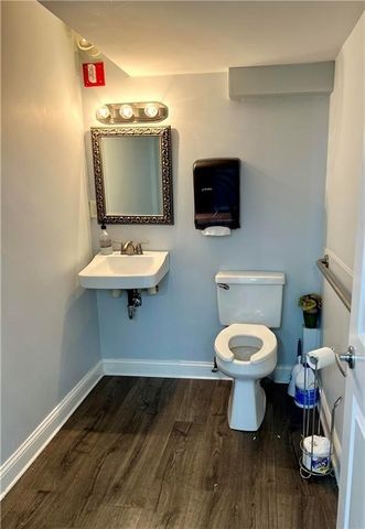 892 Oaklawn Avenue, Cranston, RI 02920