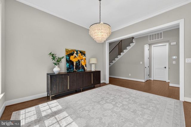 1114 WARE ST SW, Vienna, VA 22180