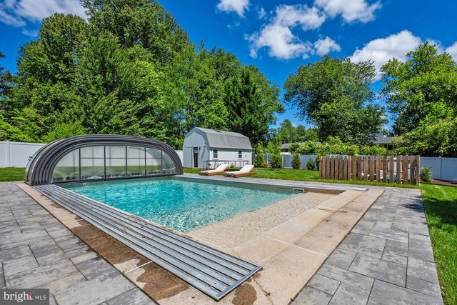 1114 WARE ST SW, Vienna, VA 22180