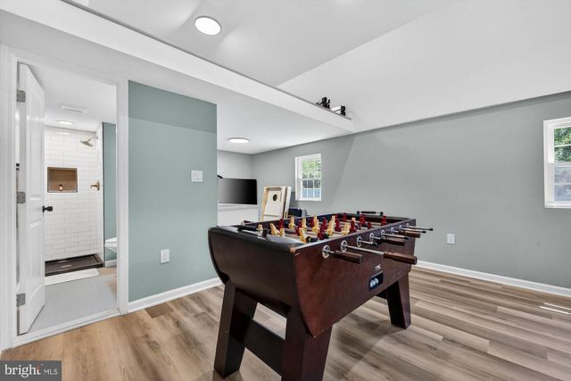 1114 WARE ST SW, Vienna, VA 22180