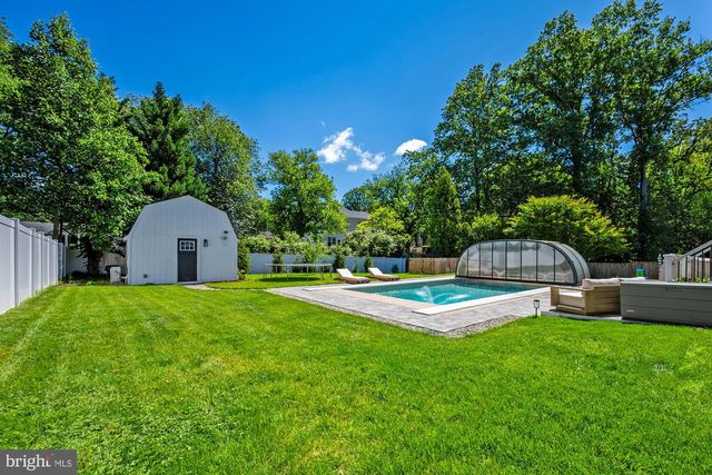1114 WARE ST SW, Vienna, VA 22180