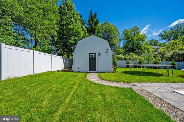 1114 WARE ST SW, Vienna, VA 22180