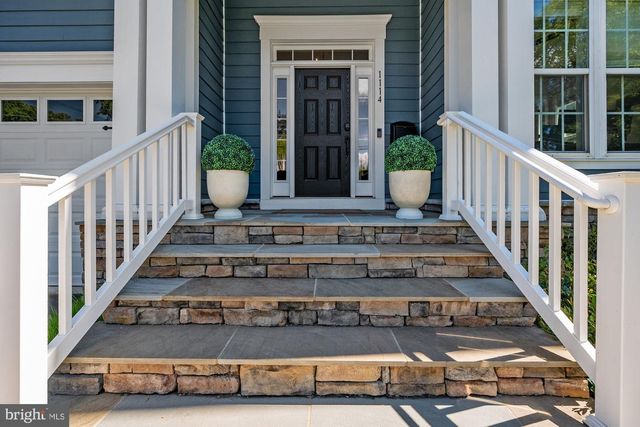 1114 WARE ST SW, Vienna, VA 22180