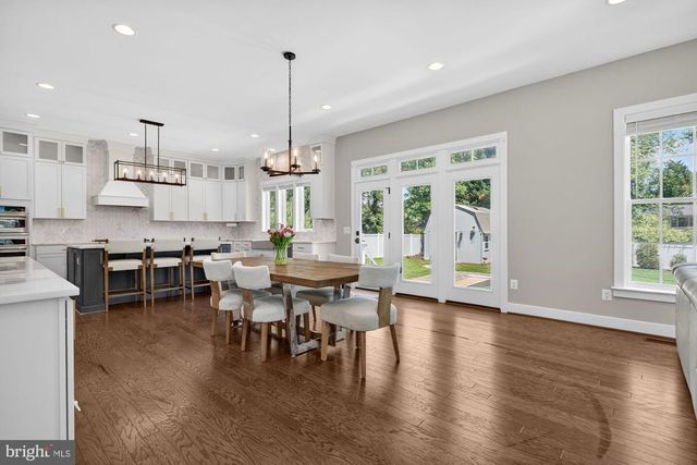 1114 WARE ST SW, Vienna, VA 22180
