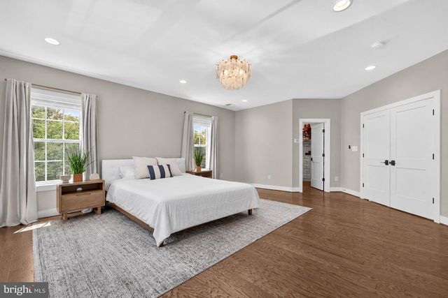 1114 WARE ST SW, Vienna, VA 22180
