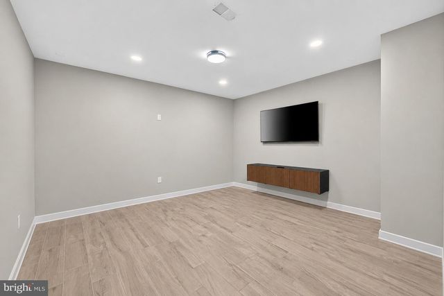 1114 WARE ST SW, Vienna, VA 22180