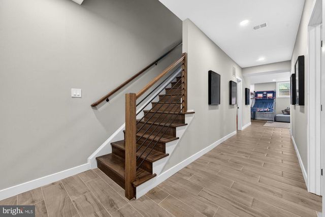 1114 WARE ST SW, Vienna, VA 22180