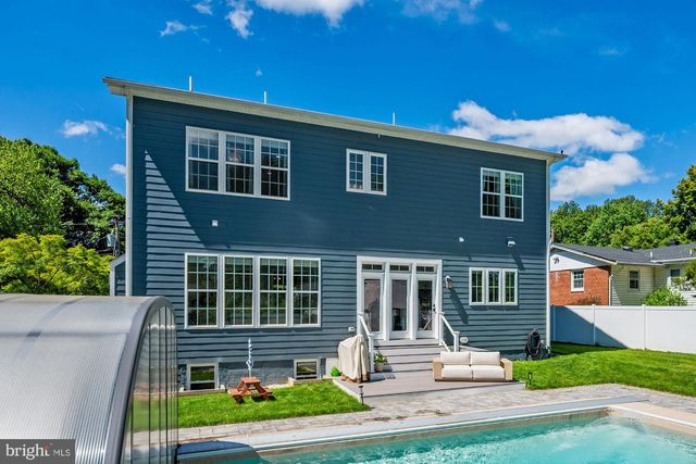 1114 WARE ST SW, Vienna, VA 22180