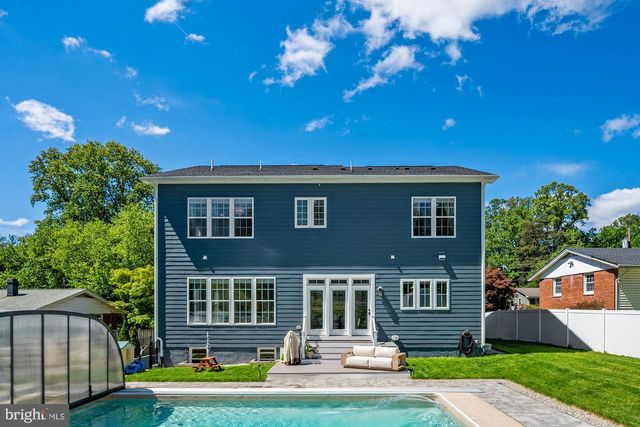 1114 WARE ST SW, Vienna, VA 22180