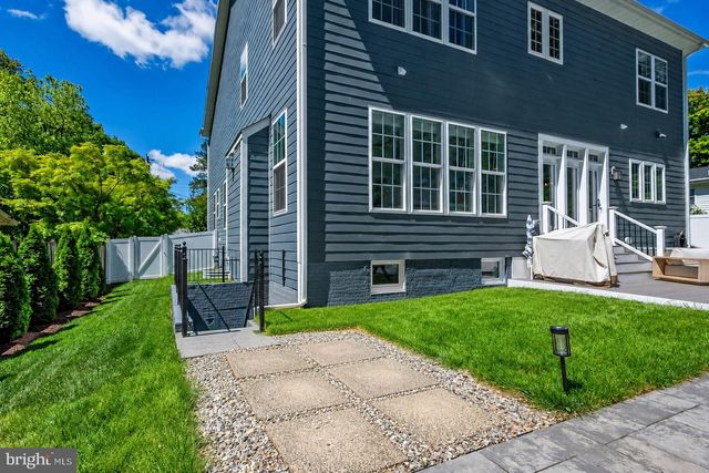 1114 WARE ST SW, Vienna, VA 22180