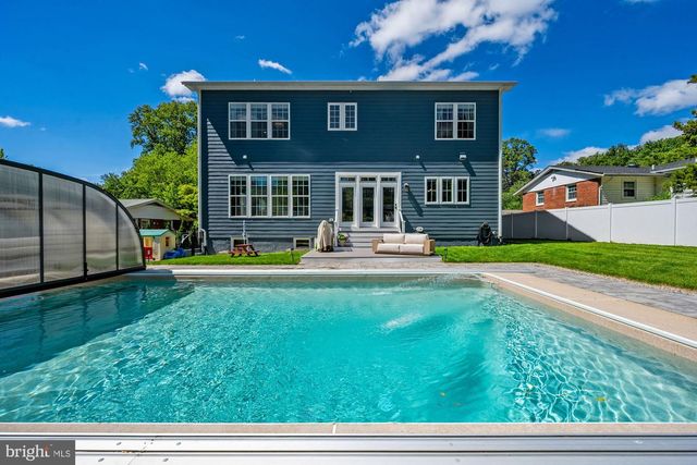 1114 WARE ST SW, Vienna, VA 22180