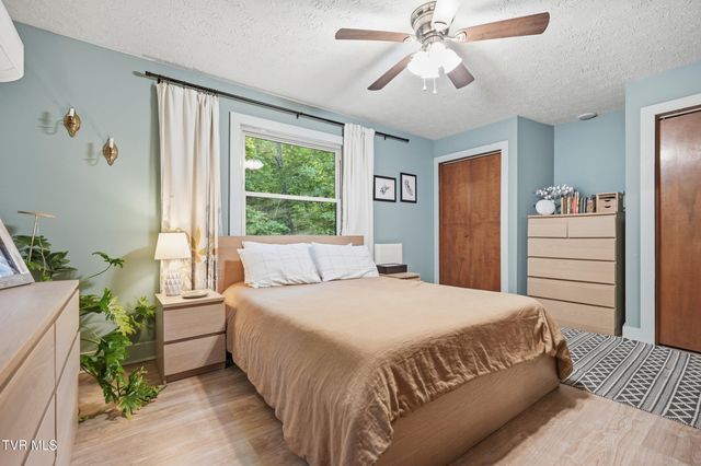 222 Mount Crest Drive, Johnson City, TN 37601