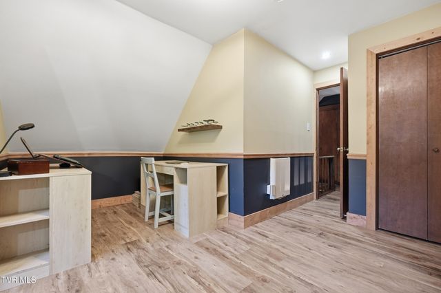 222 Mount Crest Drive, Johnson City, TN 37601