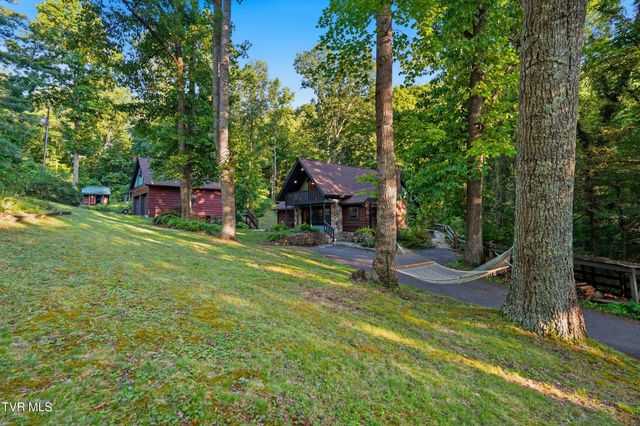 222 Mount Crest Drive, Johnson City, TN 37601