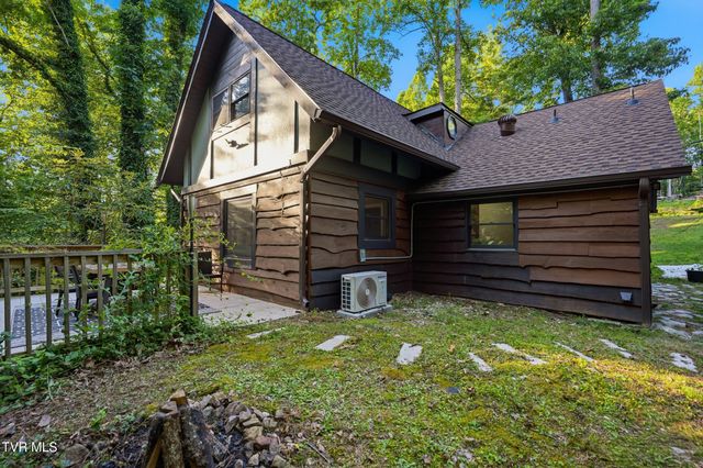222 Mount Crest Drive, Johnson City, TN 37601