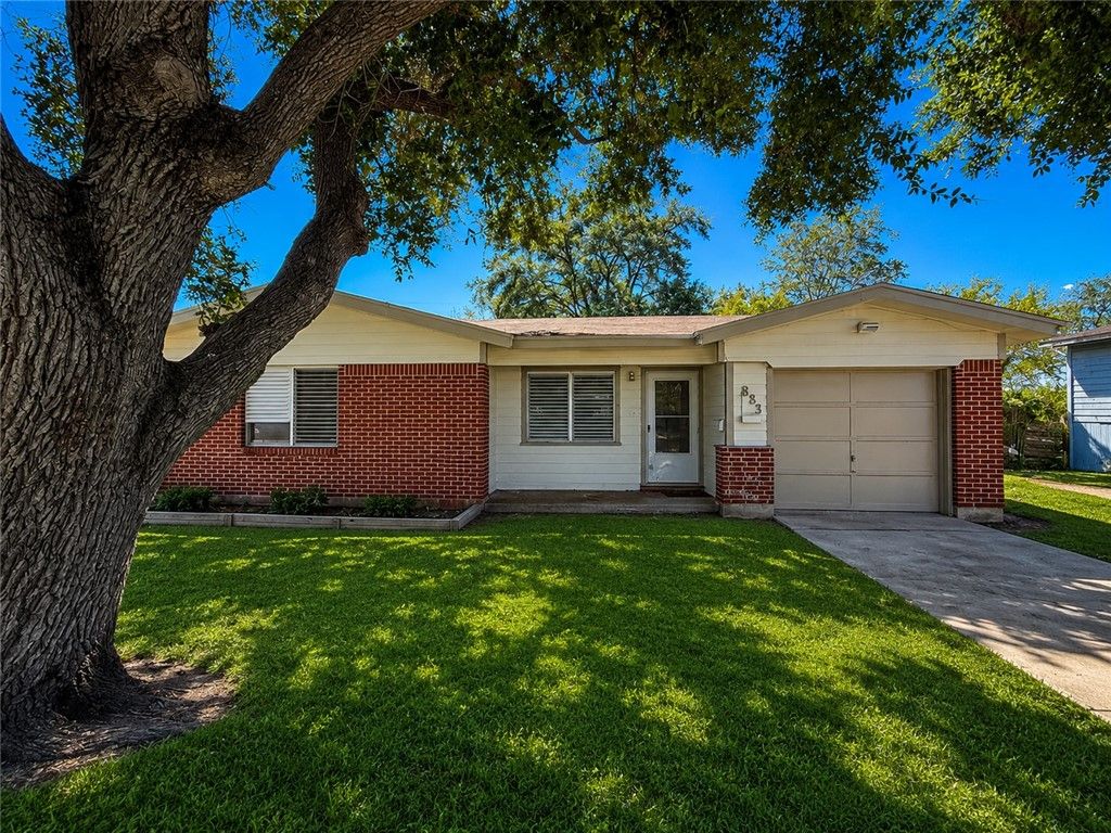 833 Booty St, Sinton, TX 78387 — exterior
