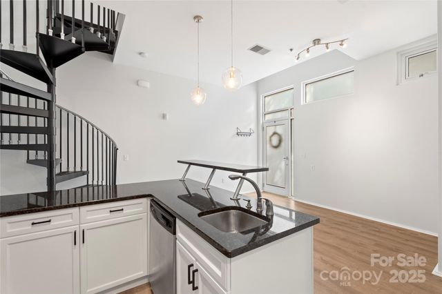 2076 Euclid Avenue, Charlotte, NC 28203