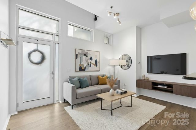 2076 Euclid Avenue, Charlotte, NC 28203