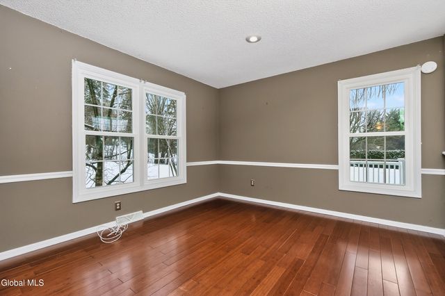 1 Ridgefield Drive, Guilderland, NY 12186