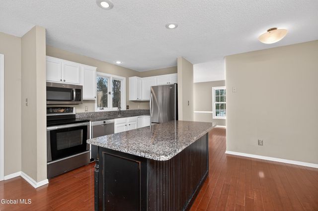 1 Ridgefield Drive, Guilderland, NY 12186