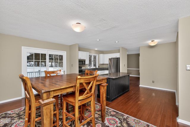 1 Ridgefield Drive, Guilderland, NY 12186