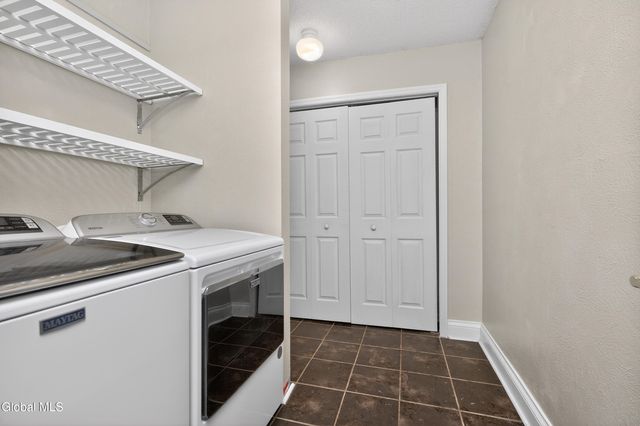 1 Ridgefield Drive, Guilderland, NY 12186