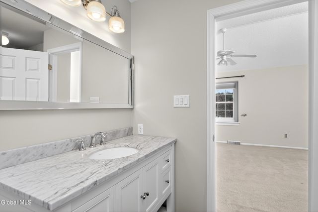 1 Ridgefield Drive, Guilderland, NY 12186