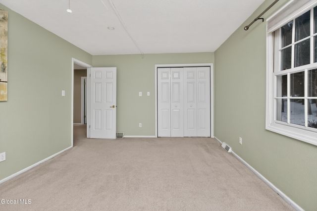 1 Ridgefield Drive, Guilderland, NY 12186