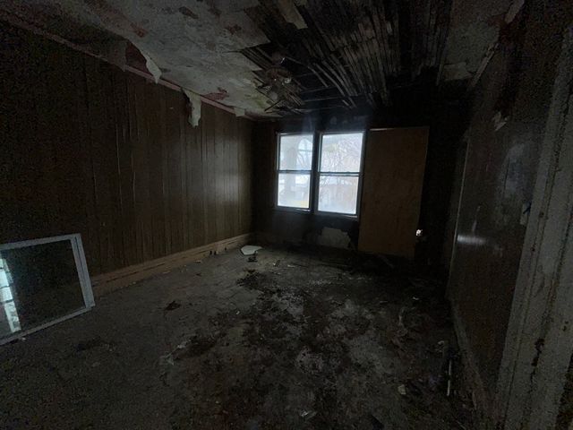 8752 S Exchange Avenue, Chicago, IL 60617