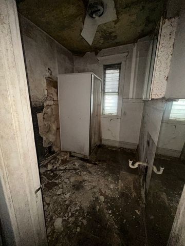 8752 S Exchange Avenue, Chicago, IL 60617