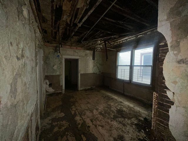 8752 S Exchange Avenue, Chicago, IL 60617