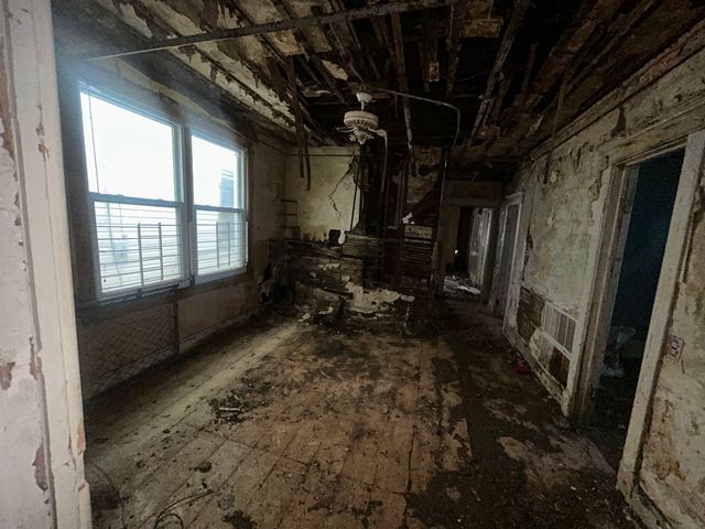 8752 S Exchange Avenue, Chicago, IL 60617