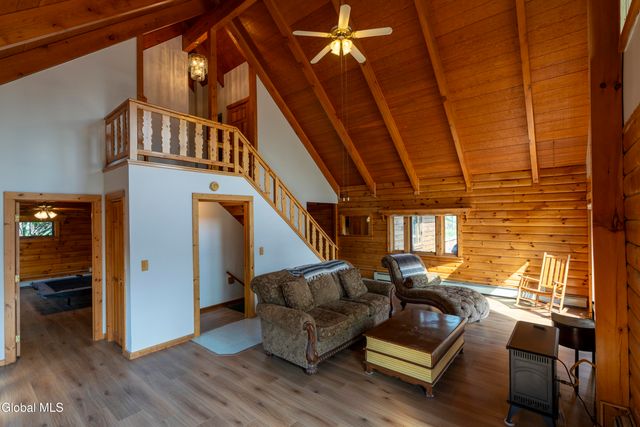 2 Cesta Lane, Troy, NY 12180