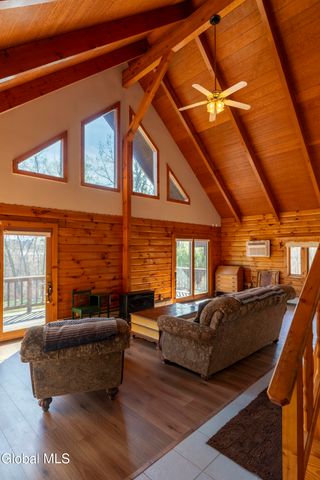 2 Cesta Lane, Troy, NY 12180
