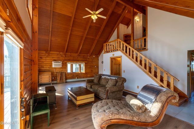 2 Cesta Lane, Troy, NY 12180