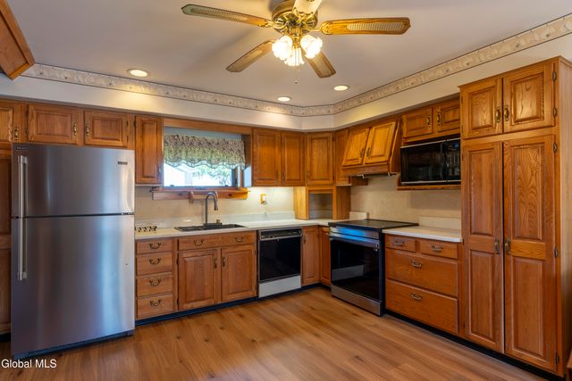2 Cesta Lane, Troy, NY 12180