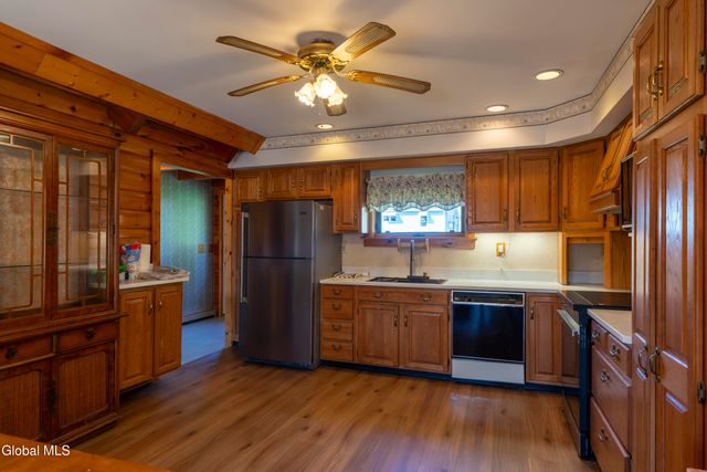2 Cesta Lane, Troy, NY 12180